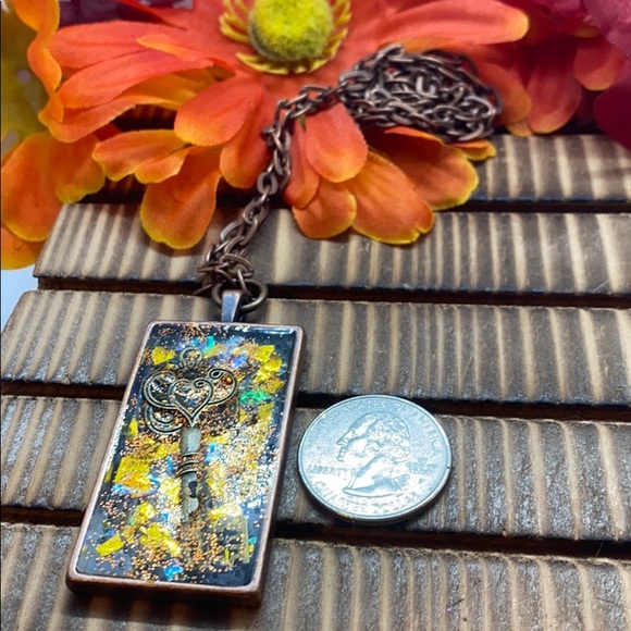 Hand poured resin necklace - Picture 4 of 7